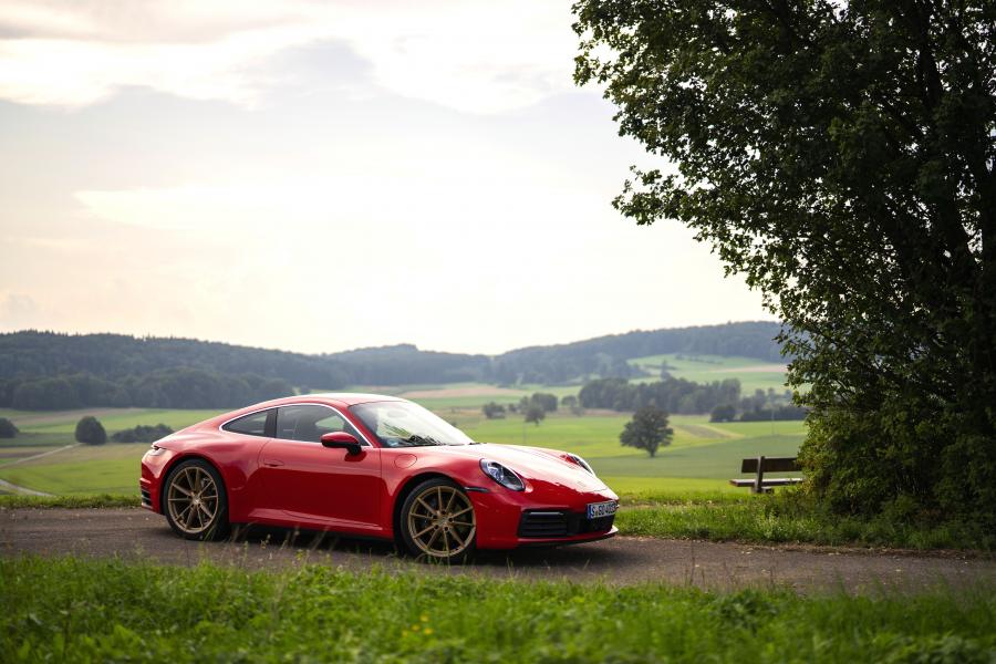  Porsche 911 Carrera (992) 2019 года  (WW) (фото 7 из 148)